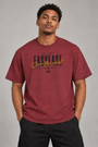 Model von vorn im Easyease Every Day Shirt in Red Earth