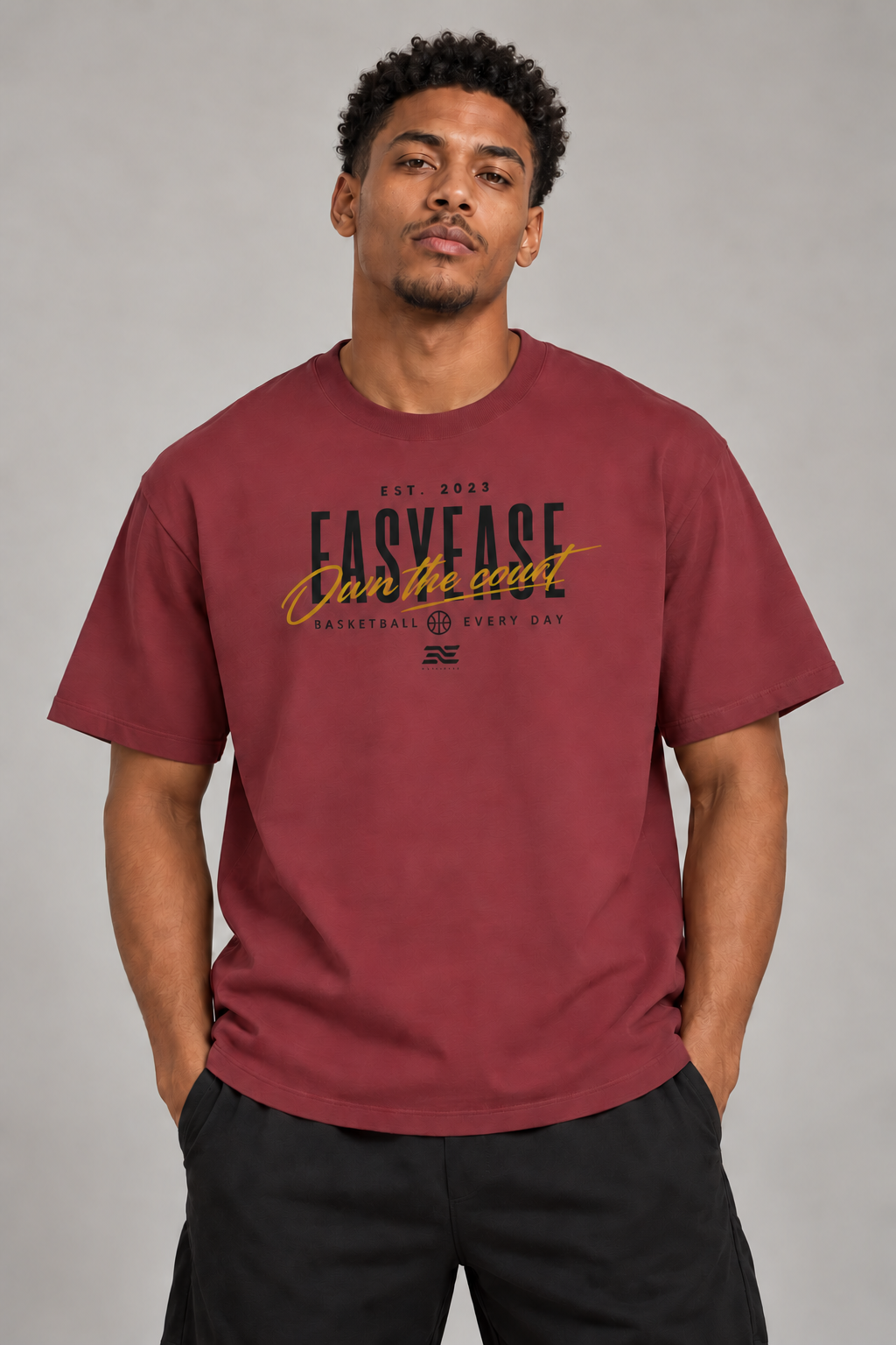 Model von vorn im Easyease Every Day Shirt in Red Earth